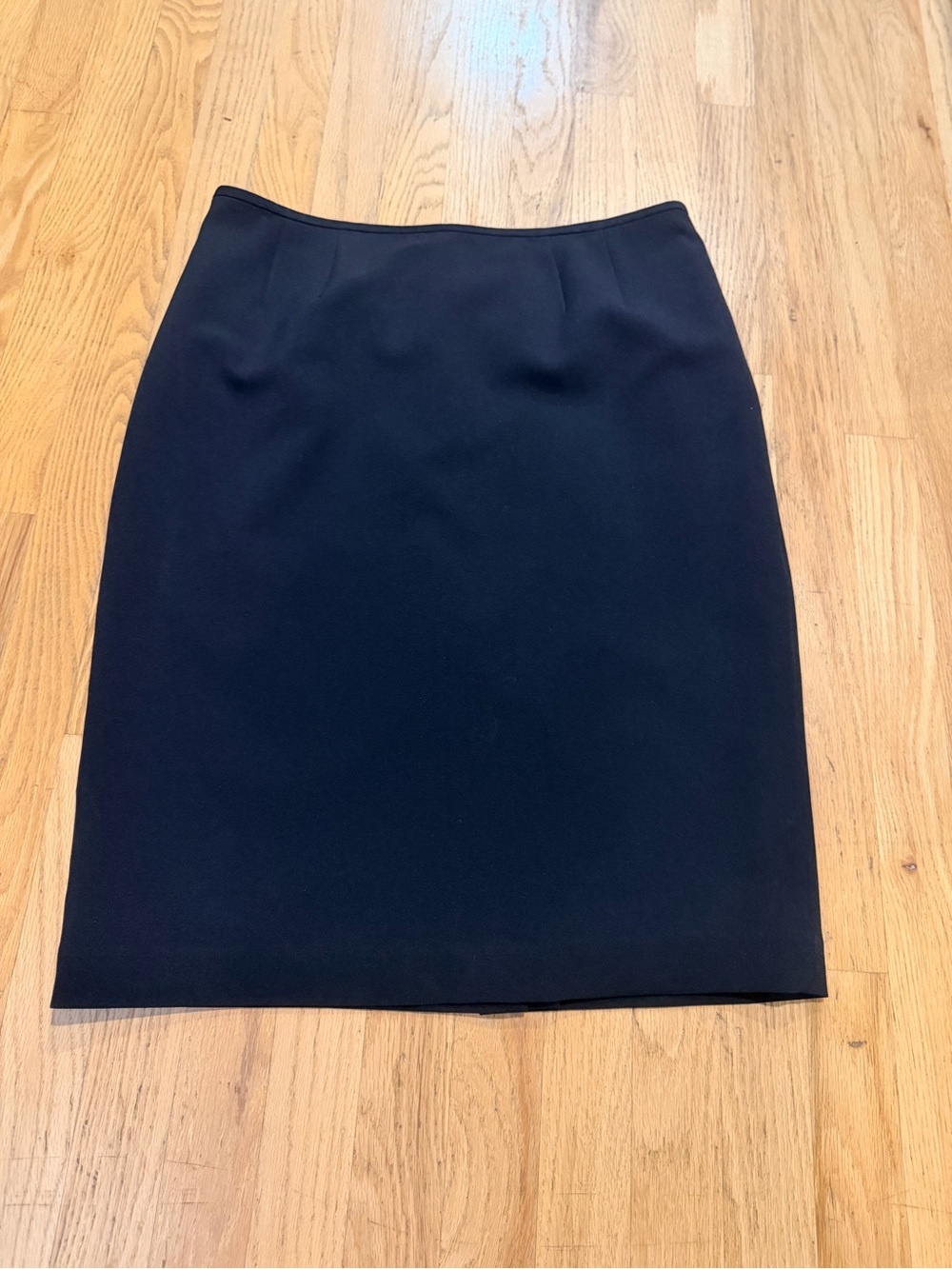 Ladies Size 10 "Jones Studio" Separated Black Pencil Skirt GUC
